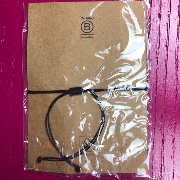 ✨NWT Arbonne Logo Bracelet✨ - Picture 3 of 3